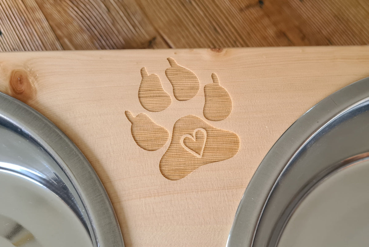 Futterstation für Hunde und Katzen