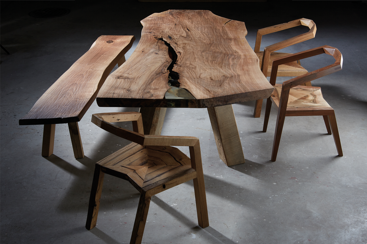 Tisch Epoxy Nussbaum mit Eiche
