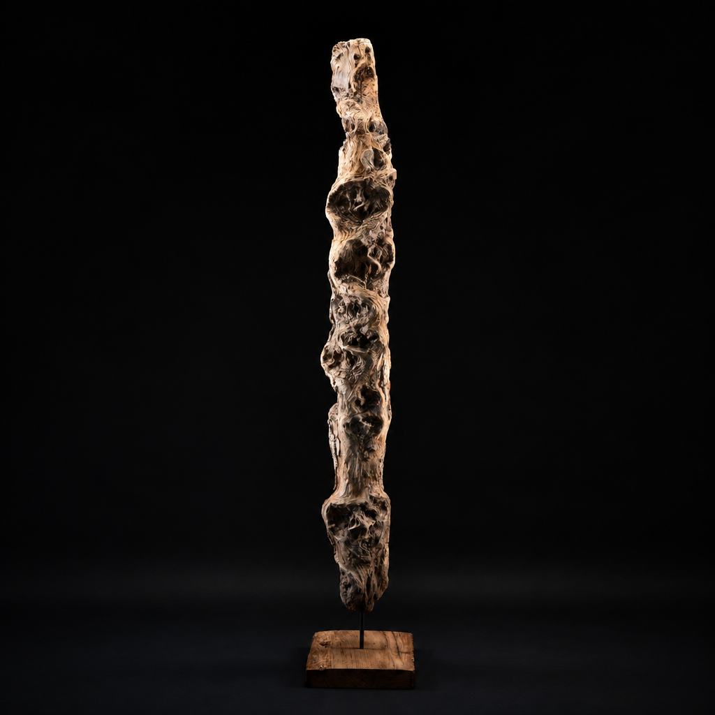 Skulptur Erd-Mondsicht aus natürlichem Holz auf Eichenholzsockel, quadratisches Produktfoto