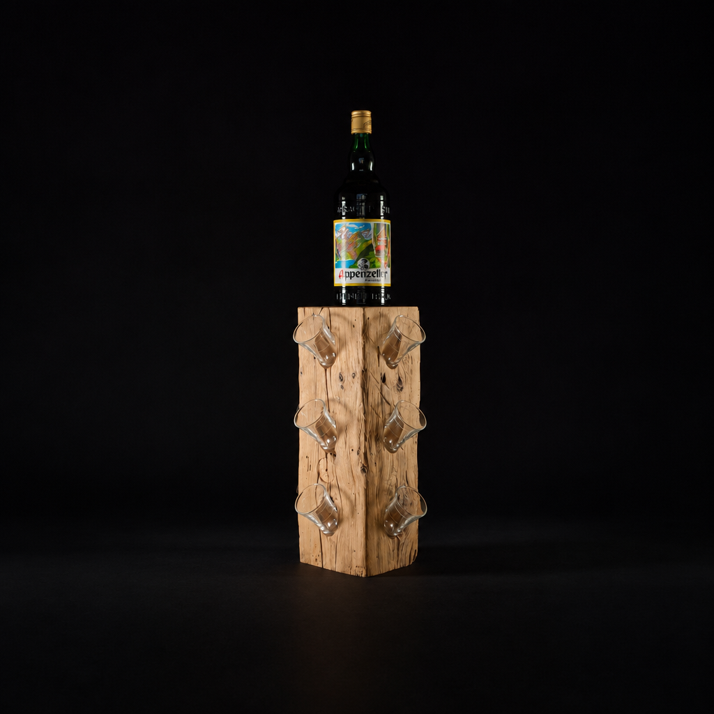Holzsäule-Likör mit unveränderten Produktdimensionen und quadratisch erweitertem Hintergrund
