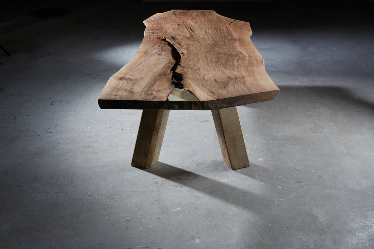 Tisch Epoxy Nussbaum mit Eiche