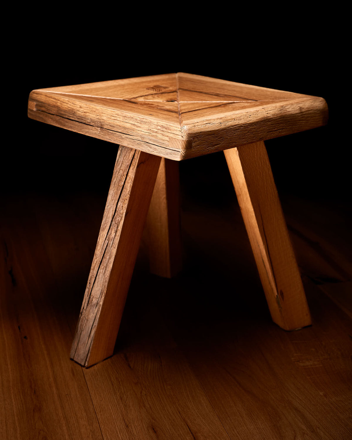 Hocker Mitgela